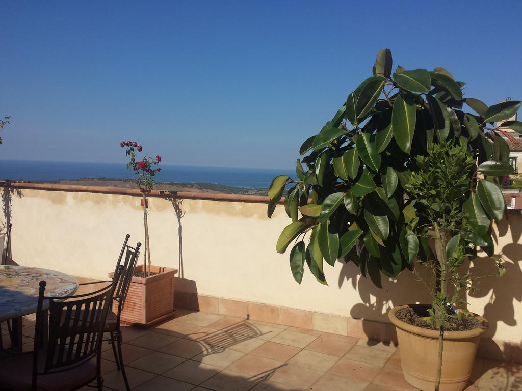 Palazzo Madeo - Residenza D'Epoca Bed & Breakfast Crosia Luaran gambar